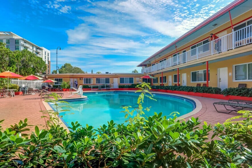 More Photos Of 1010 S Federal Hwy, Hollywood Hotel For Sale
