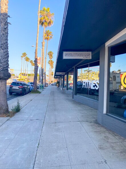 More Photos Of 417-431 S Coast Hwy 101, Oceanside Storefront Retail Office For Lease