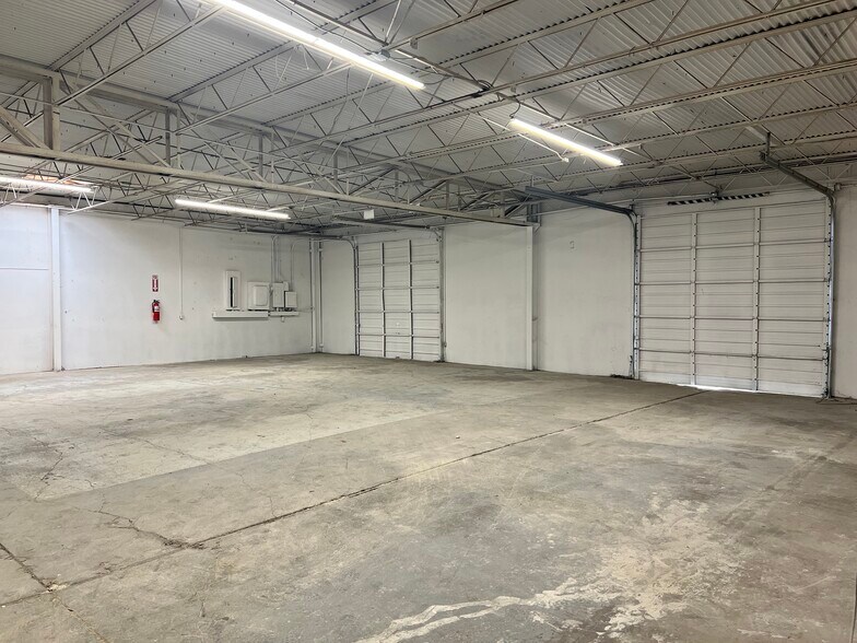 More Photos Of 5901-5909 Tension Dr, Fort Worth Warehouse For Lease