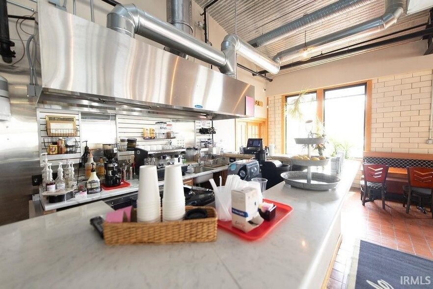 More Photos Of 409 S Walnut St, Bloomington Restaurant For Sale