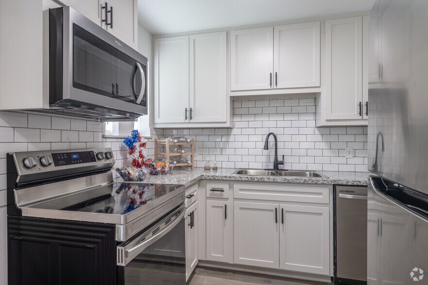 More Photos Of 2020 Cottonwood St, Beaumont Apartments For Sale