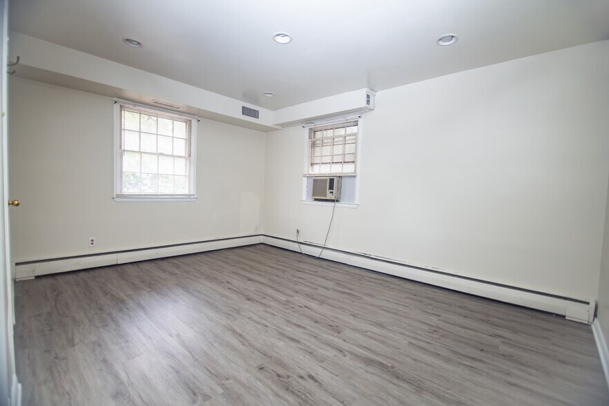 More Photos Of 5202 Baltimore National Pike, Catonsville Office For Sale