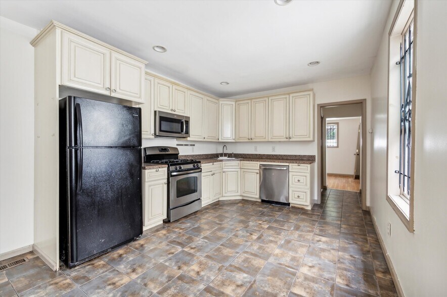 More Photos Of 1632 N Willington St, Philadelphia Office Residential For Lease