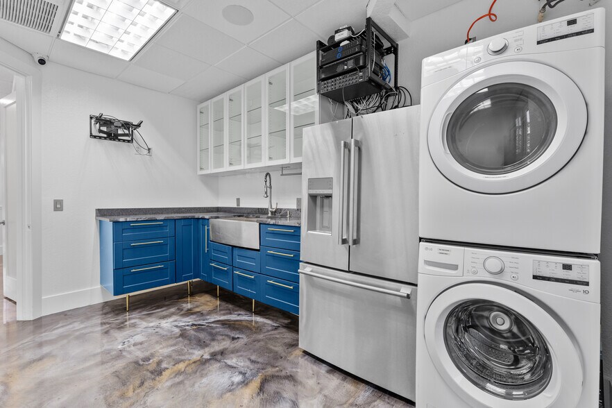 More Photos Of 13730 Cypress Terrace Cir, Fort Myers Medical For Sale