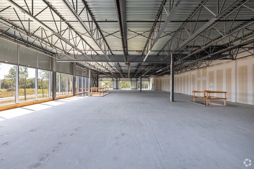 More Photos Of 1110 Rue Bousquet, Granby Warehouse For Sale