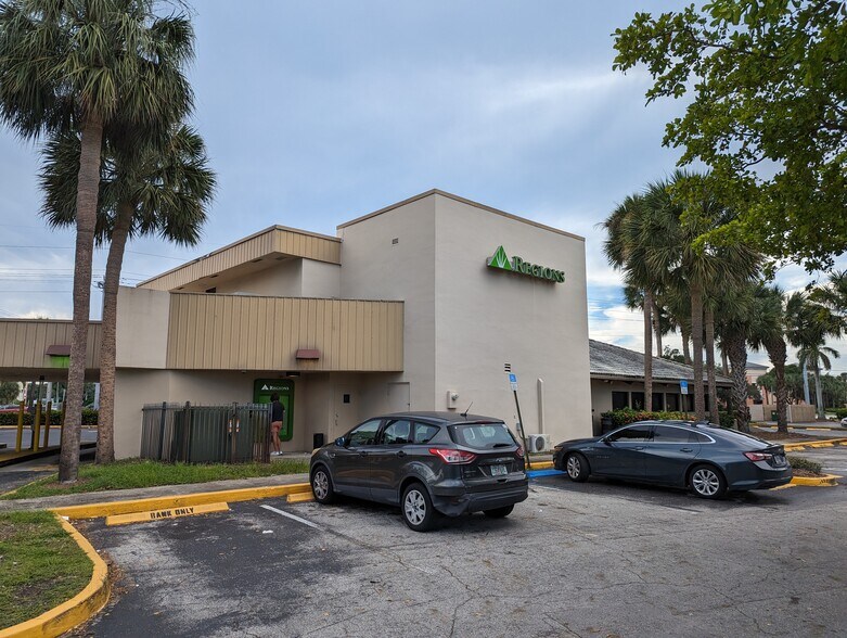 More Photos Of 650 N Congress Ave, Delray Beach Bank For Lease