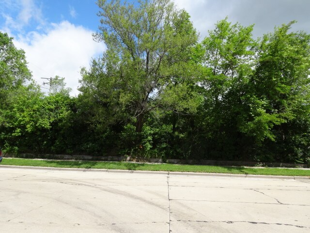 More Photos Of 3401 Douglas Ave, Racine Storefront Retail Residential For Sale