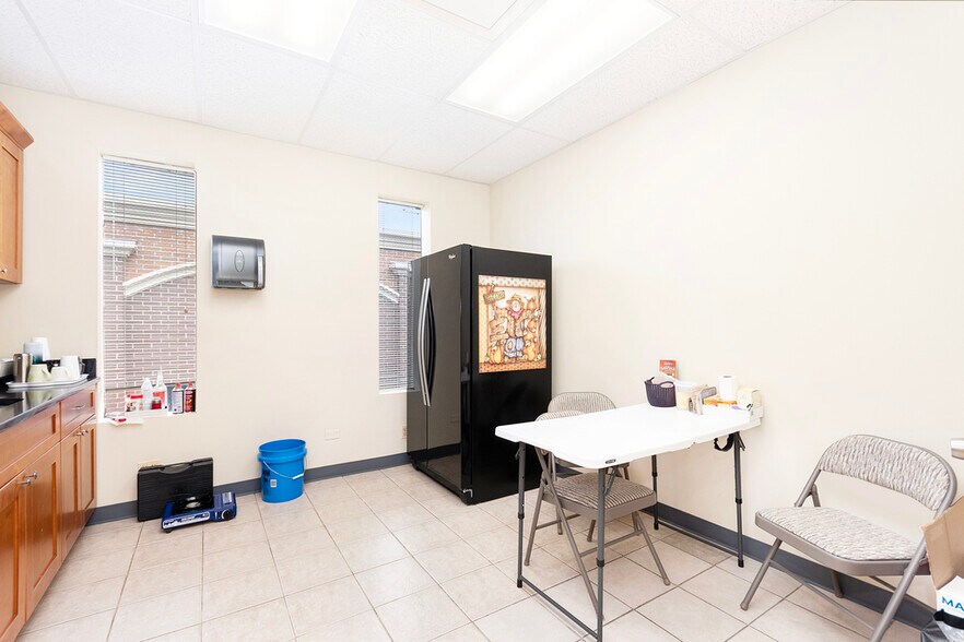 More Photos Of 5241-5249 Touhy Ave, Skokie Storefront Retail Office For Lease