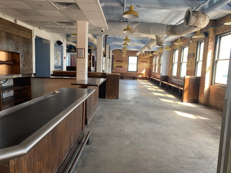 More Photos Of 111 23rd St, Galveston Bar For Lease