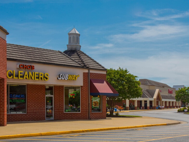 More Photos Of 5007 Victory Blvd, Yorktown General Retail For Lease