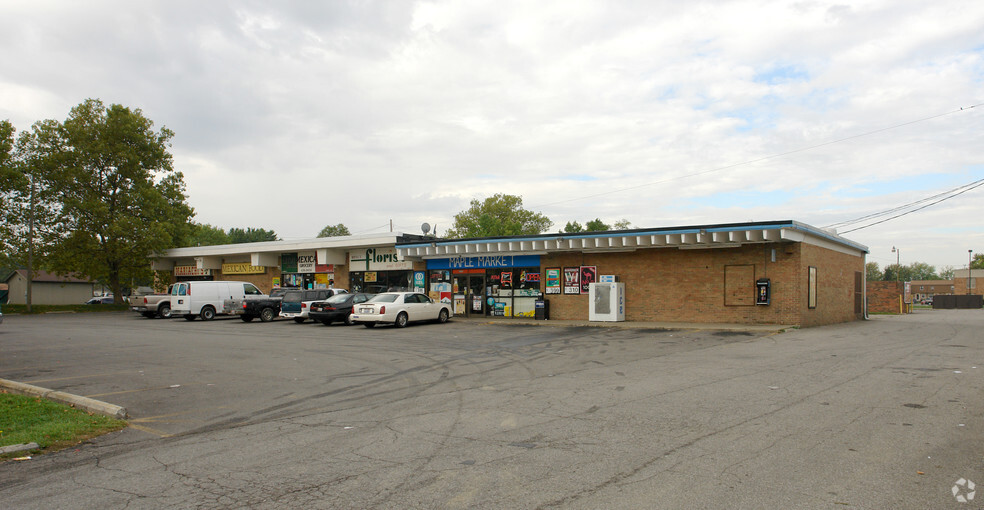 Primary Photo Of 5701-5709 Maple Canyon Ave, Columbus Convenience Store For Sale