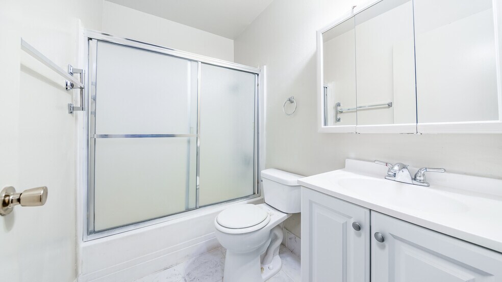 More Photos Of 6045 Hazelhurst Pl, North Hollywood Apartments For Sale