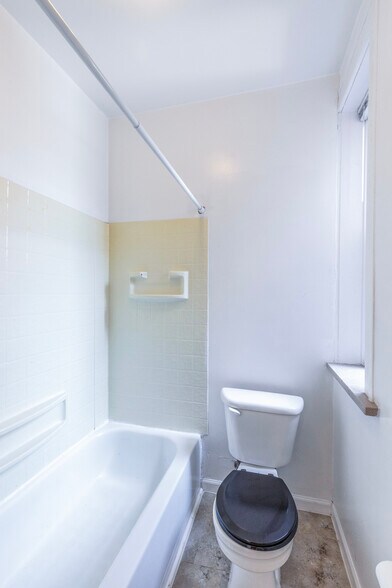 More Photos Of 5617 S Kingshighway Blvd, Saint Louis Multifamily For Sale