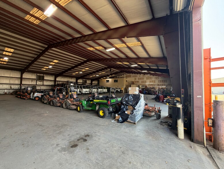 More Photos Of 12350 Taylor Rd, Houston Warehouse For Lease