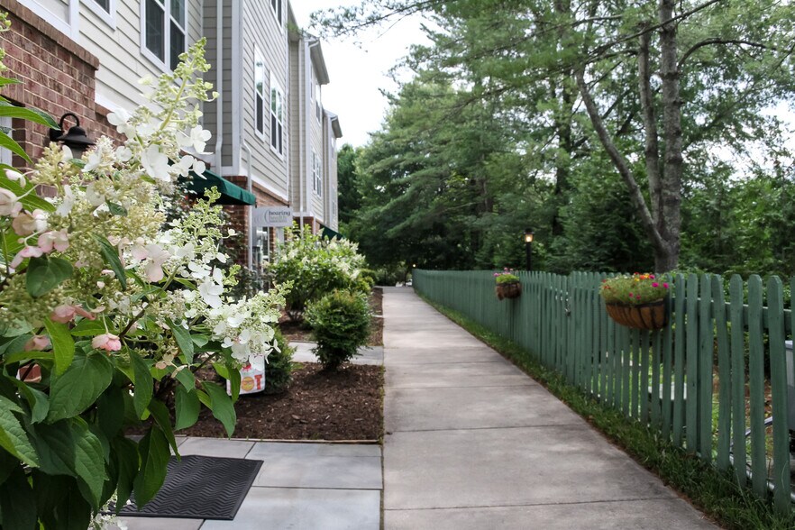 More Photos Of 580 Radford Ln, Crozet Medical For Lease