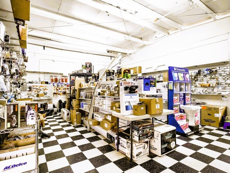 More Photos Of 1417 Industrial Way, Gardnerville Auto Repair For Sale