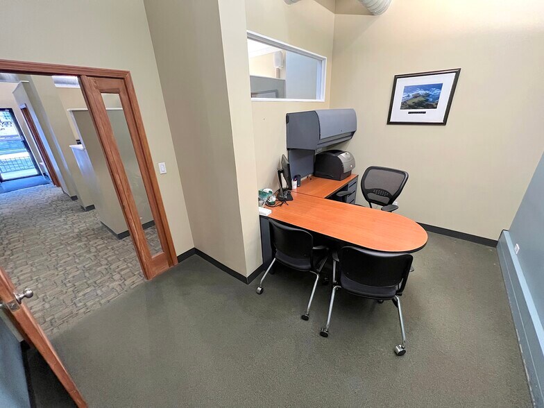 More Photos Of 2056-2058 W Belmont Ave, Chicago Office Residential For Sale