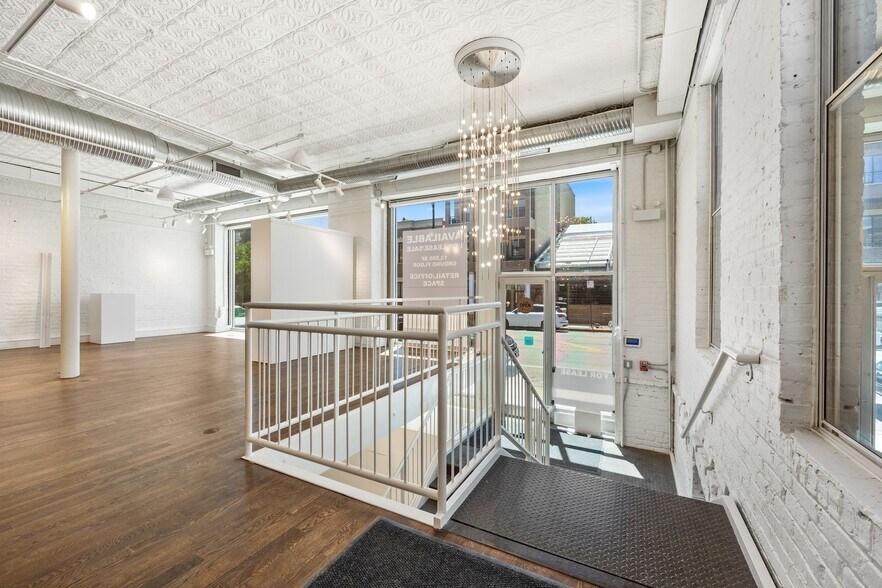 More Photos Of 1910 W North Ave, Chicago Storefront Retail Residential For Lease