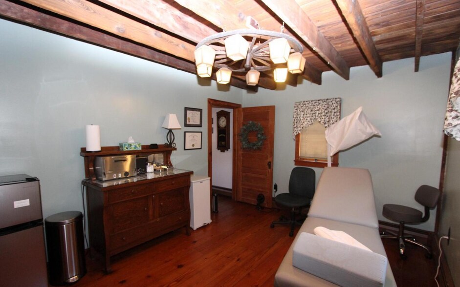 More Photos Of 19 West Ave, Woodstown Loft Creative Space For Sale