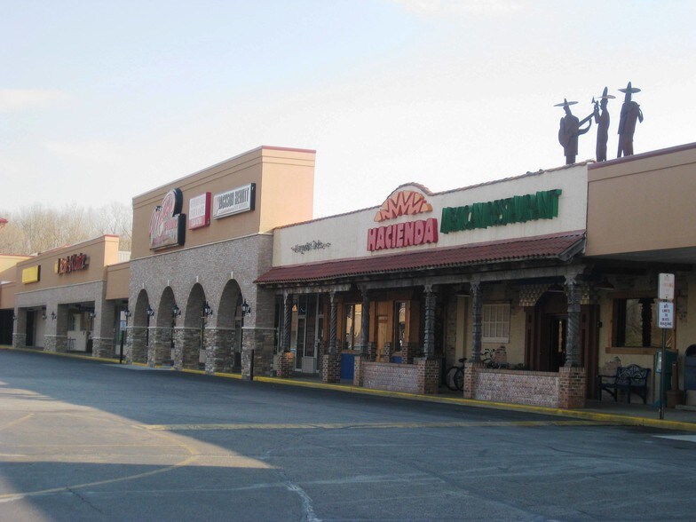 Primary Photo Of 500-740 W Lincoln Ave, Goshen Unknown For Lease