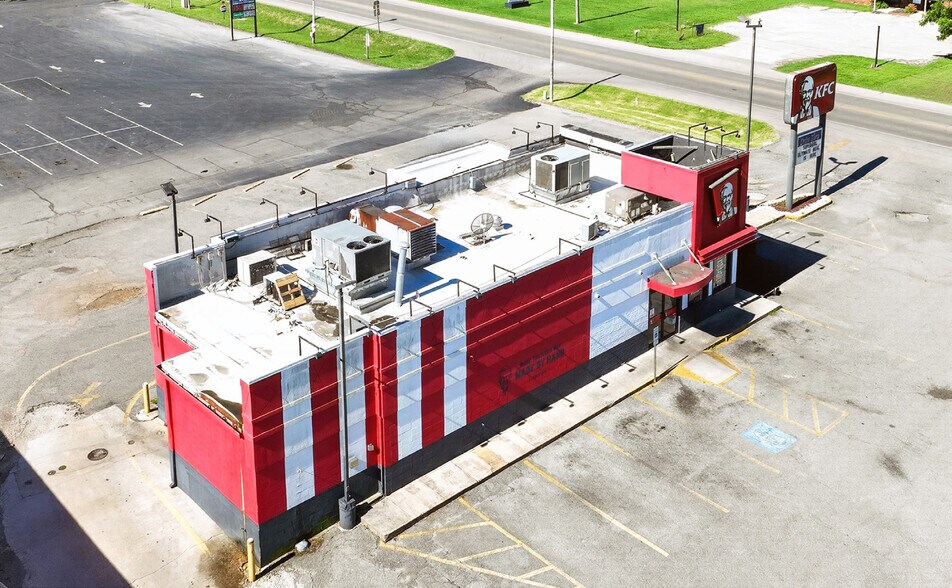 More Photos Of 1000 MO-25, Malden Freestanding For Lease