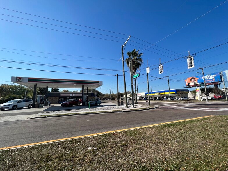 More Photos Of 2910 N Himes Ave, Tampa Unknown For Lease