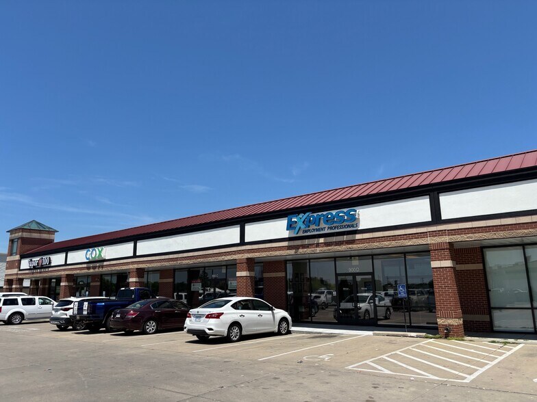 More Photos Of 900 Hayes Dr, Manhattan Storefront For Lease