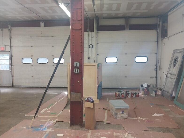 More Photos Of 688 Derby Ave, Seymour Warehouse For Lease