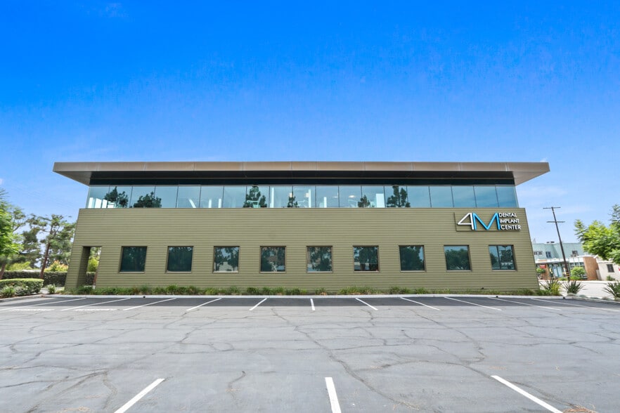 More Photos Of 3918 Long Beach Blvd, Long Beach Medical For Lease