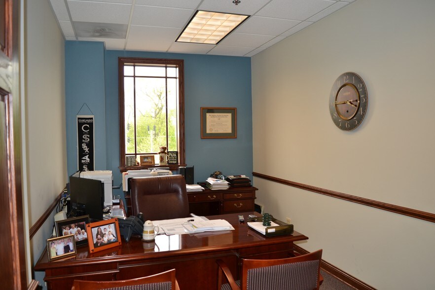 More Photos Of 792-806 W Bartlett Rd, Bartlett Loft Creative Space For Sale