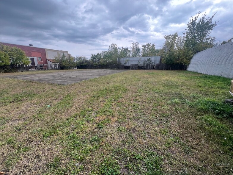 More Photos Of 2007 Mcclure St, Homestead Auto Repair For Sale