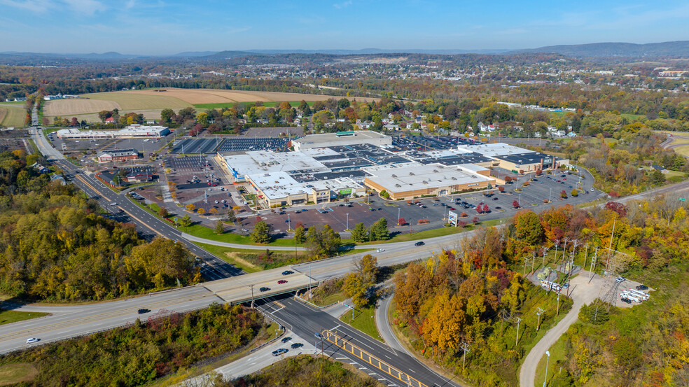 Primary Photo Of Route 724 @ Rt 100, Pottstown Unknown For Lease