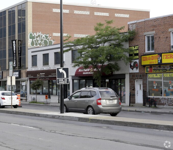 Primary Photo Of 8559-8567 Boul Saint-Laurent, Montréal Storefront Retail Residential For Lease