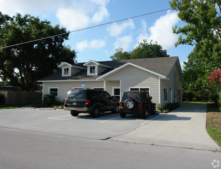 More Photos Of 258 Short Ave, Longwood Office For Sale