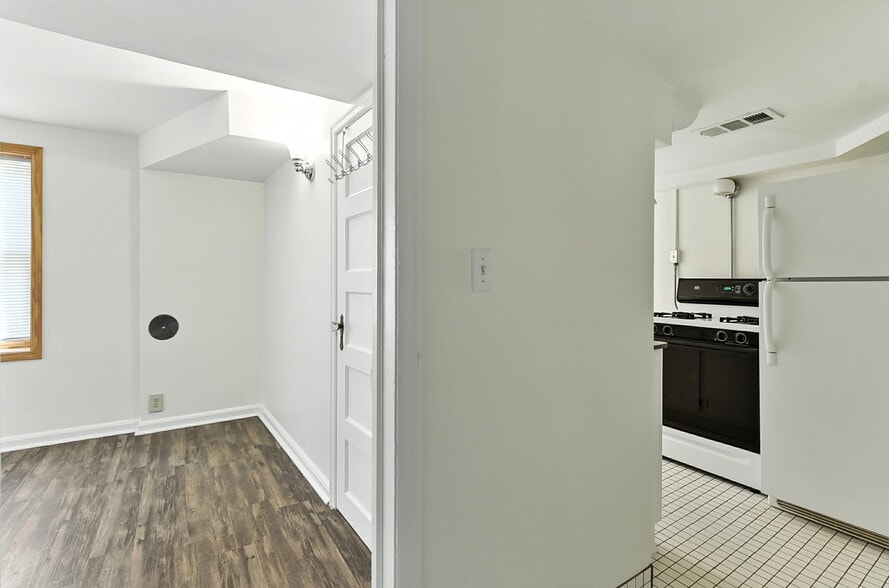 More Photos Of 817 N 48th St, Omaha Apartments For Sale