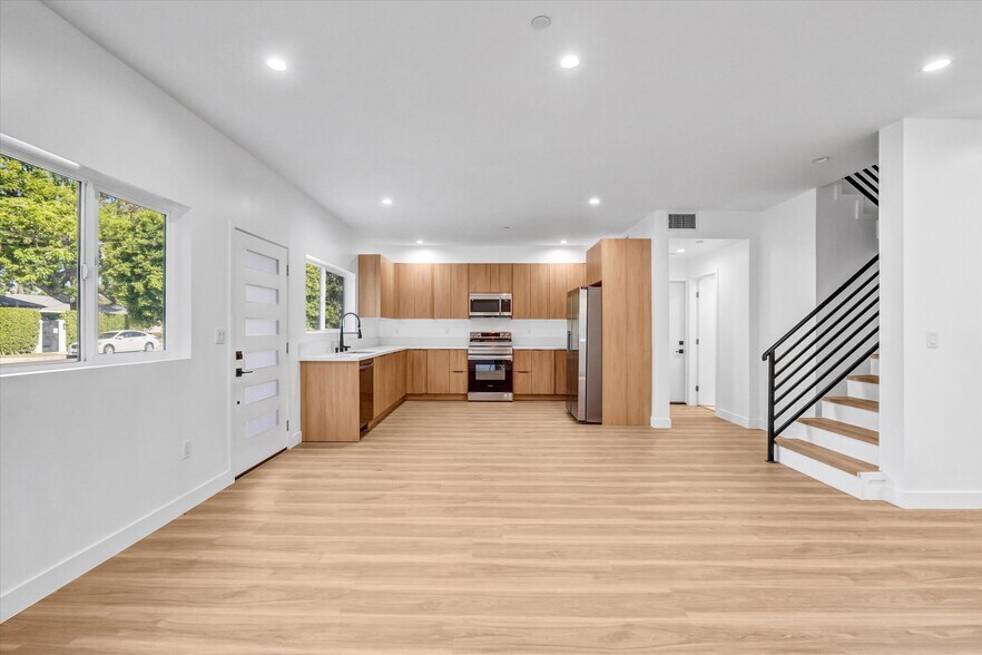 More Photos Of 7322 Newcastle Ave, Reseda Apartments For Sale