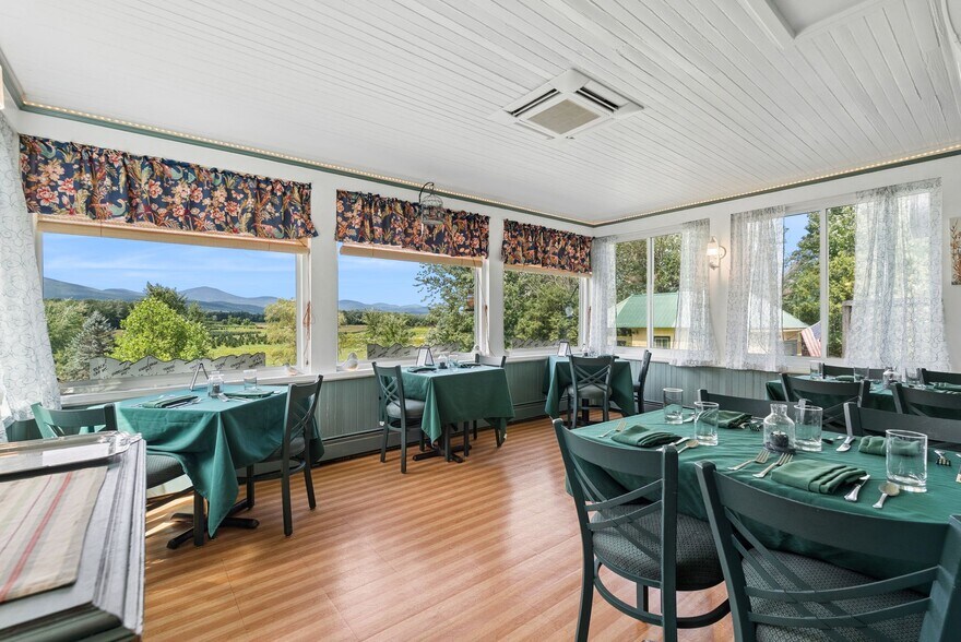 More Photos Of 548 Main St, Fryeburg Hotel For Sale