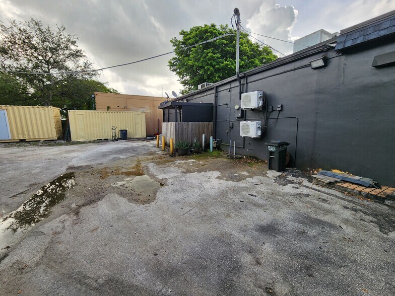 More Photos Of 3215 Davie Blvd, Fort Lauderdale Restaurant For Sale