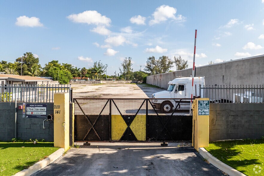More Photos Of 2111 NW 141st St, Opa Locka Land For Lease