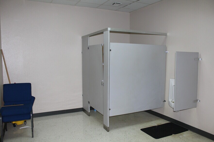 More Photos Of 2725 Wilson Rd, Humble Religious Facility For Lease