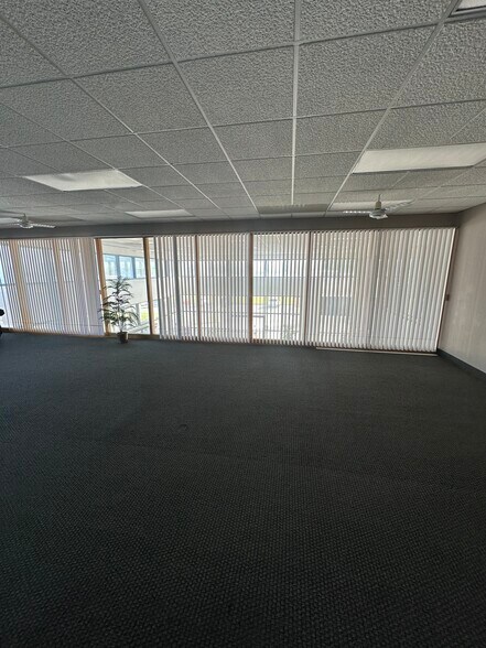 More Photos Of 8819 E 350 Hwy, Raytown Auto Dealership For Sale