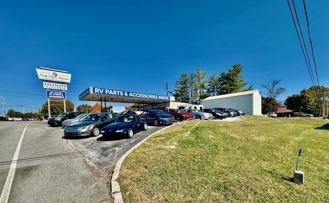 More Photos Of 21 Executive Dr, Crossville Service Station For Sale
