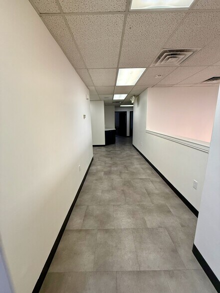 More Photos Of 520 N 400 W, North Salt Lake Office For Lease