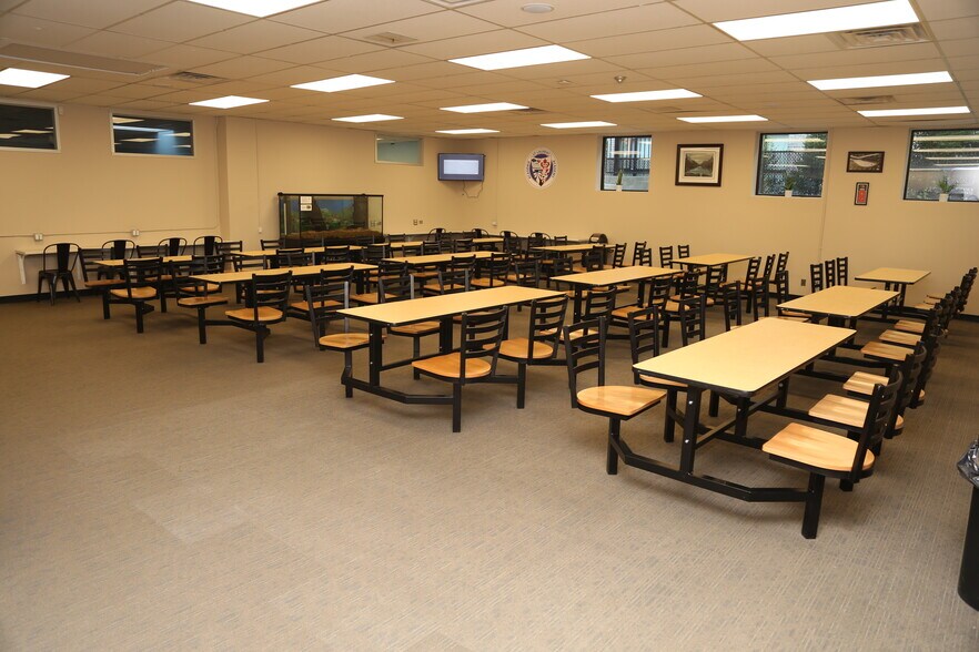 More Photos Of 641 Sladen Ave, Ottawa Schools For Sale