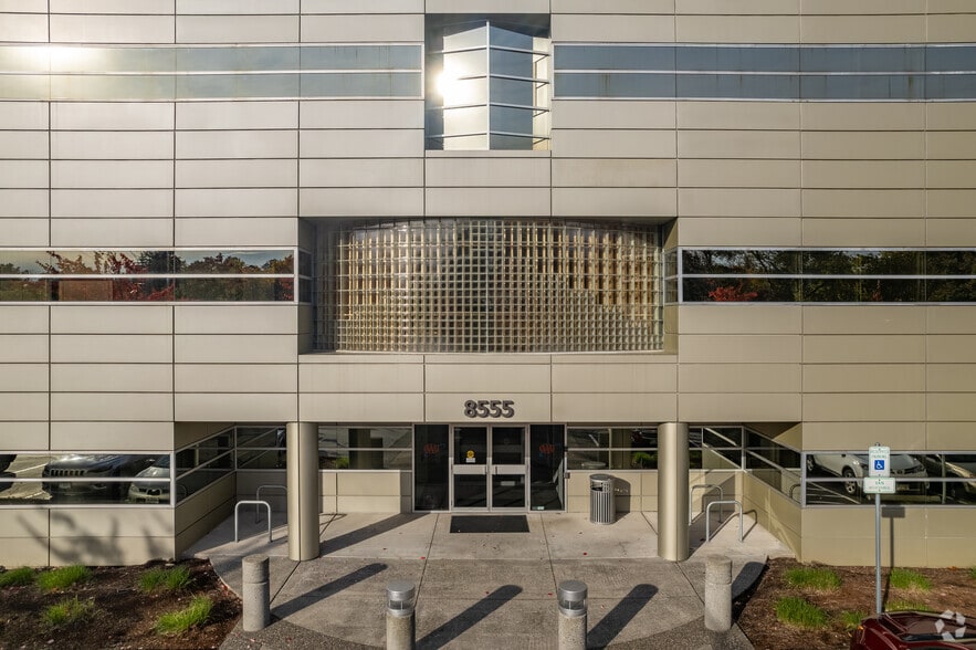 More Photos Of 8555 SW Apple Way, Portland Office For Lease