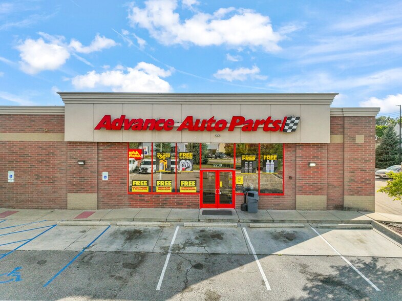 More Photos Of 2230 Fort St, Lincoln Park Freestanding For Sale