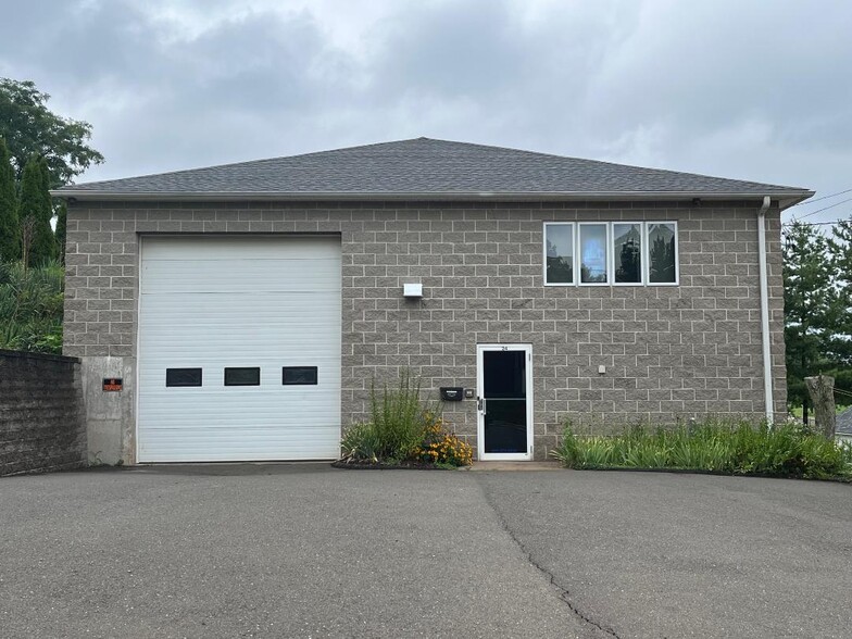 Primary Photo Of 24 Meadow St, Hartford Parking Garage For Sale