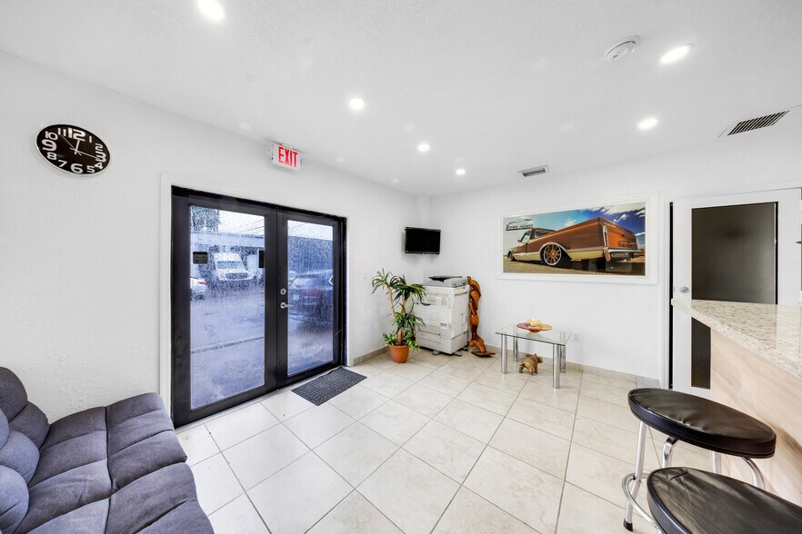 More Photos Of 1025 E 45th St, Hialeah Auto Salvage Facility For Sale