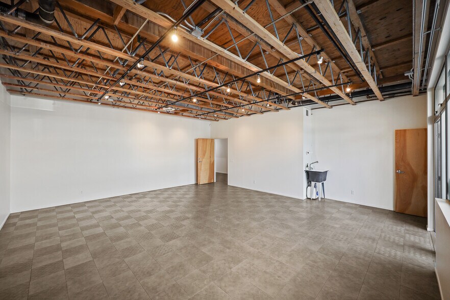 More Photos Of 1514 Abbot Kinney Blvd, Los Angeles Loft Creative Space For Lease