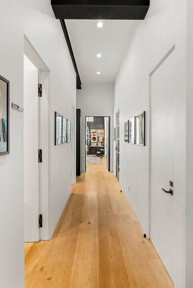 More Photos Of 1346 Abbot Kinney Blvd, Venice Office For Sale